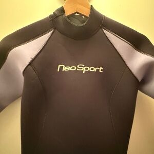 NeoSport Women's Black and Light Purple Wetsuit Top